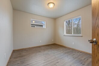 12610 SE Ramona St in Portland, OR - Building Photo - Building Photo