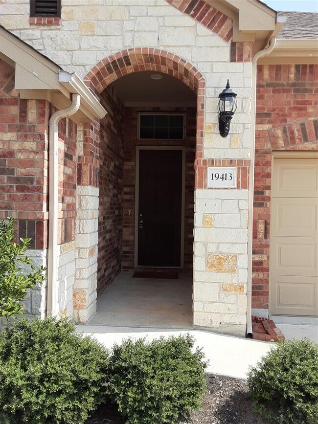 19413 Levels Trail in Pflugerville, TX - Building Photo - Building Photo