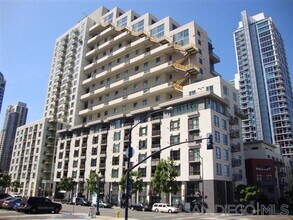 1240 India St, Unit 2305 in San Diego, CA - Building Photo - Building Photo