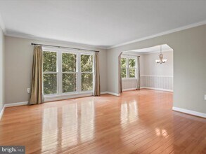 10107 Minburn St in Great Falls, VA - Building Photo - Building Photo