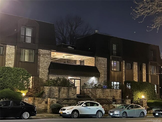 property at 130 S Middle Neck Rd