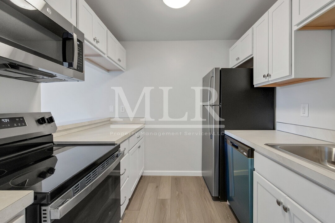 1700 Lake Park Dr SW in Tumwater, WA - Building Photo
