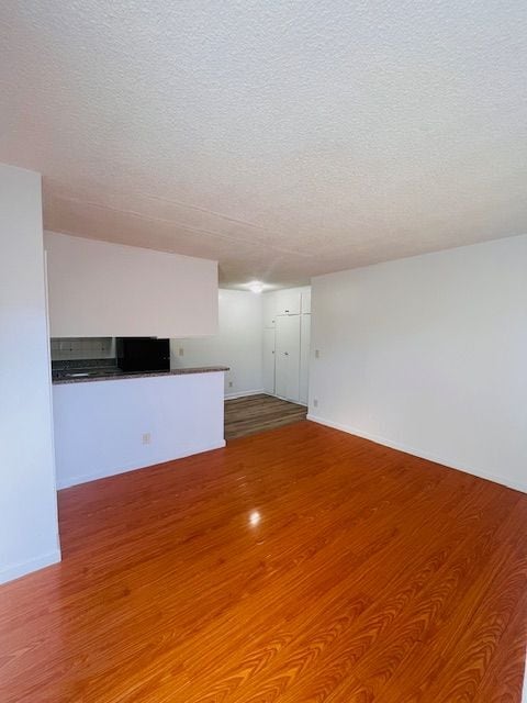 1260 Beachwood Dr in Los Angeles, CA - Building Photo - Building Photo