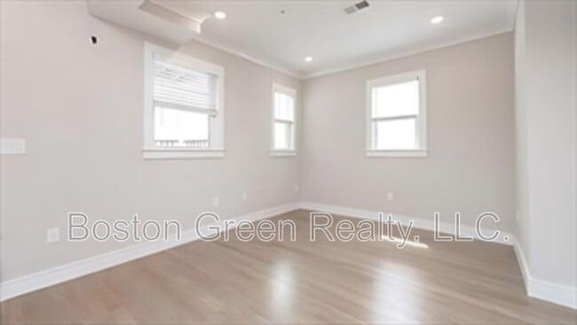 2A Rossmore Rd in Boston, MA - Building Photo - Building Photo