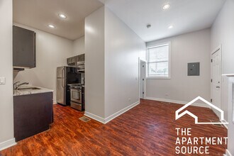 2945 W Rosemont Ave, Unit 1 in Chicago, IL - Building Photo - Building Photo