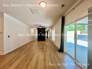 4216 McIntyre Ave in Charlotte, NC - Building Photo - Building Photo