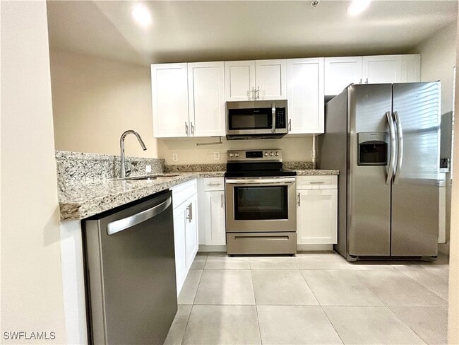 1631 SW 1st Ave in Cape Coral, FL - Building Photo - Building Photo