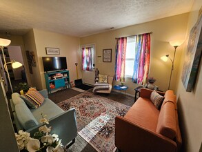 2124 W Jackson St in Muncie, IN - Foto de edificio - Building Photo