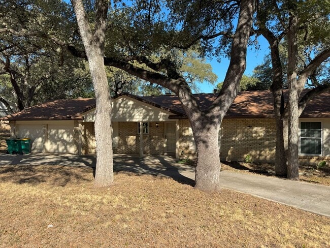 1256 Cibolo Trail in Universal City, TX - Building Photo - Building Photo