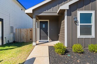 12327 Sword Point Ct in Willis, TX - Building Photo - Building Photo