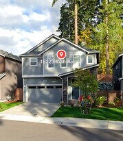 18229 17th Ave W in Lynnwood, WA - Building Photo