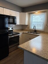 218 E Laurie St in Lake Geneva, WI - Building Photo - Building Photo