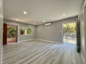 3225 Van Dyke Ave in San Diego, CA - Building Photo - Building Photo