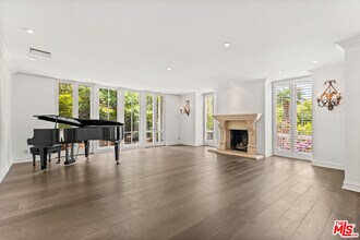 512 N Canon Dr in Beverly Hills, CA - Building Photo - Building Photo