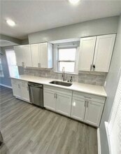 4172 Lambert Rd in South Euclid, OH - Building Photo - Building Photo