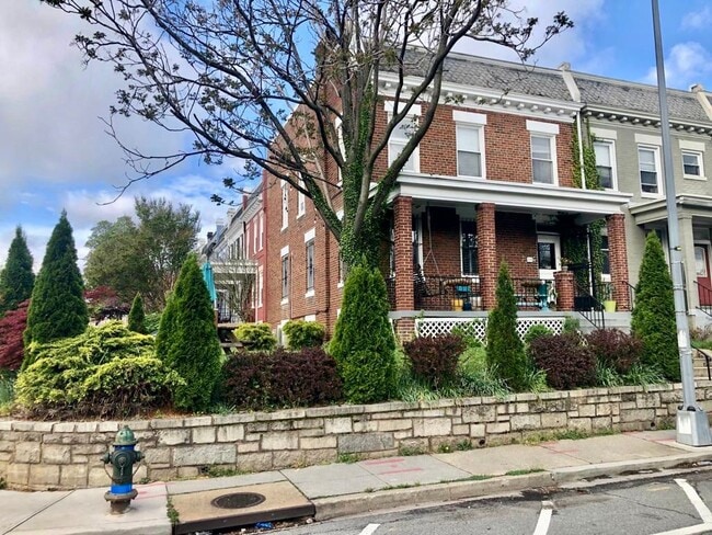 property at 3532 Park Pl NW