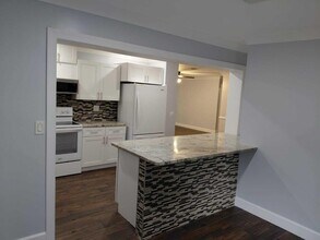 785 Balfrey Dr S in West Palm Beach, FL - Foto de edificio - Building Photo
