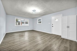 3958 Lansdale Rd in University Heights, OH - Building Photo - Building Photo