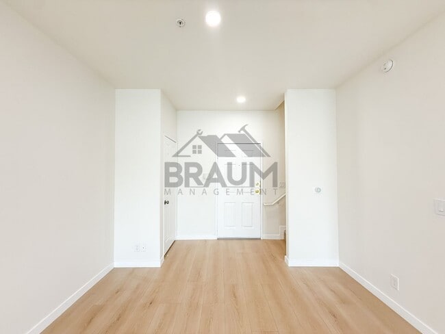 11035 Moorpark St in Los Angeles, CA - Building Photo - Building Photo