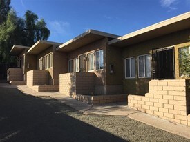 4921-4927 Auburn Dr in San Diego, CA - Building Photo