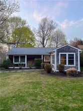 78 Nautilus St in Jamestown, RI - Building Photo - Building Photo