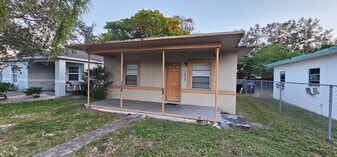 1610 NW 7th Pl in Fort Lauderdale, FL - Building Photo