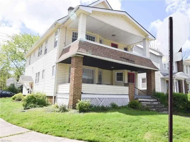 3320 Berkeley Rd, Unit 2 in Cleveland Heights, OH - Building Photo - Building Photo