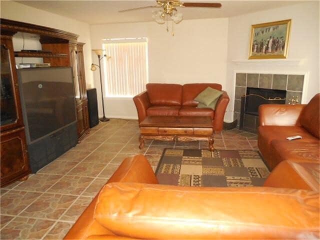 property at 1402 Hunter Ridge Ct
