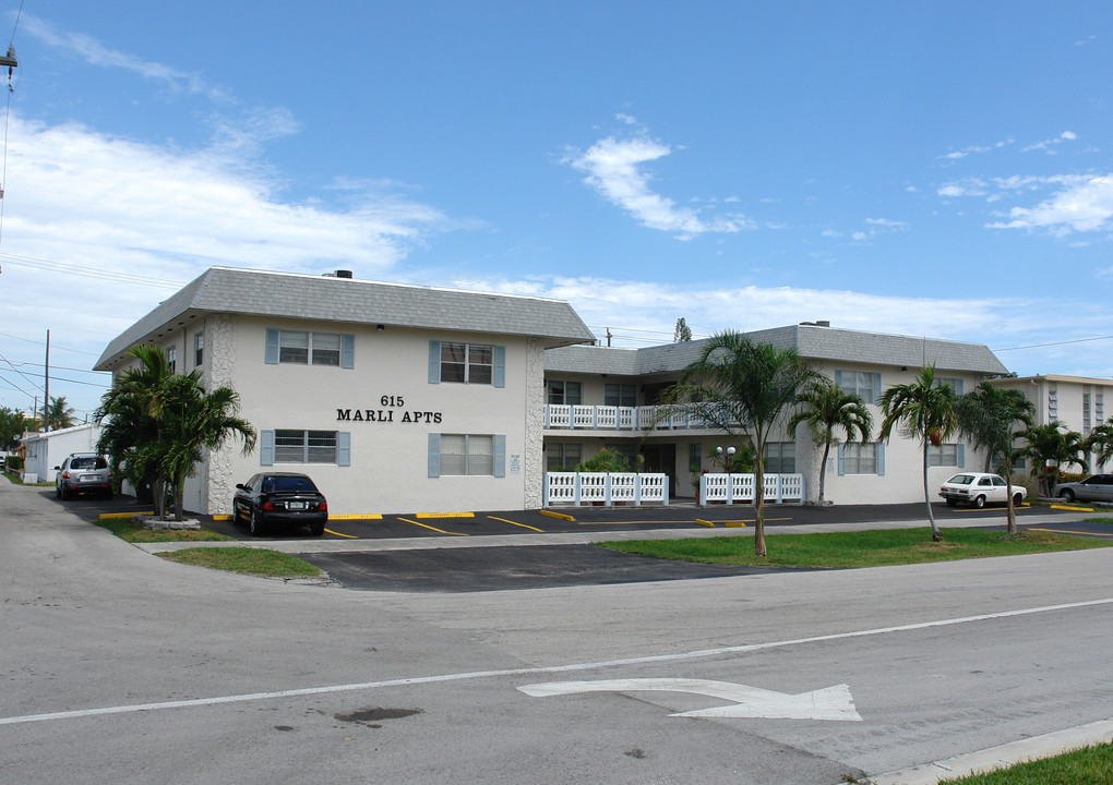 615 NE 10th St in Hallandale Beach, FL - Building Photo