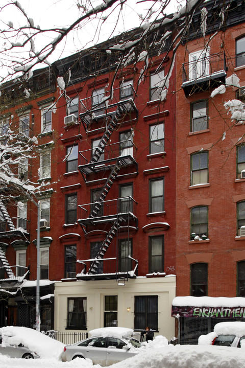 426 East 9th Street in New York, NY - Foto de edificio