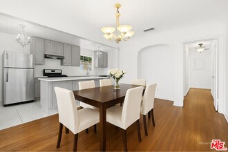 2132 Cove Ave in Los Angeles, CA - Building Photo - Building Photo