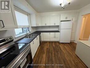 20 Meadowbrook Rd in Toronto, ON - Building Photo - Building Photo