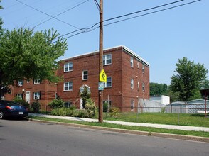 2922 O St SE in Washington, DC - Building Photo - Building Photo