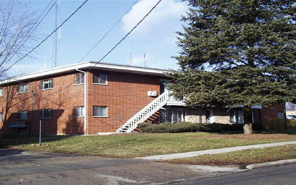 106 Elmhurst Ave in Crystal Lake, IL - Building Photo