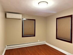 42-47-47 194th St in Queens, NY - Building Photo - Building Photo