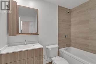 75 Canterbury Pl in Toronto, ON - Building Photo - Building Photo