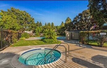 4213 La Casita Way, Unit 1 in Oceanside, CA - Building Photo - Building Photo