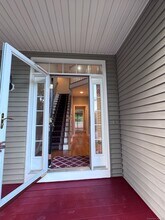 8 Ellsworth Pl in Avon, CT - Building Photo - Building Photo