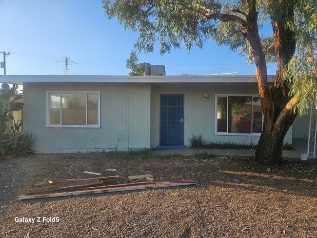property at 9458 W Santa Cruz Blvd