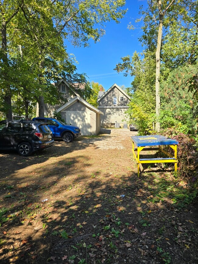 712 Dewey Ave in Ann Arbor, MI - Foto de edificio - Building Photo