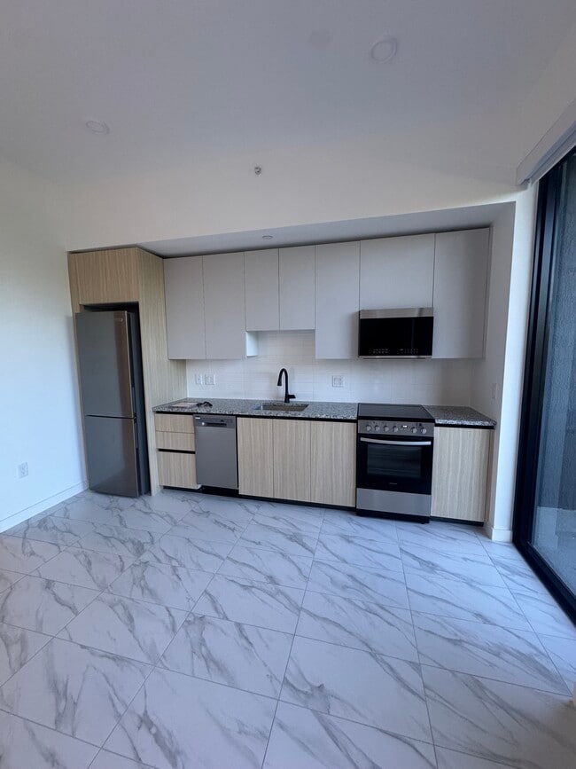 property at 16051 W Dixie Hwy