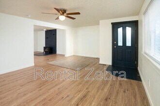 2042 NW 11th St in Redmond, OR - Building Photo - Building Photo