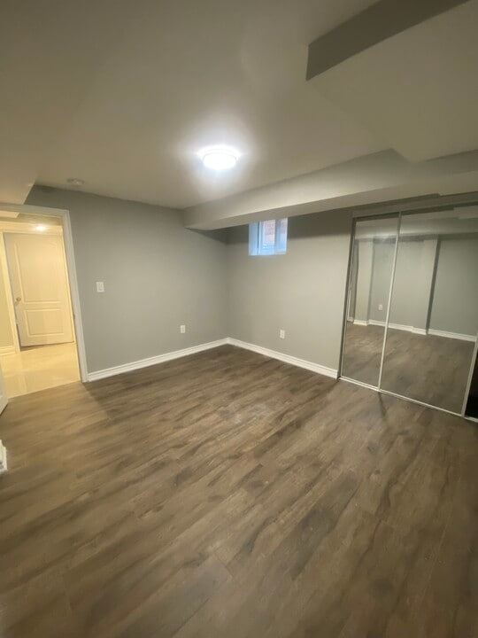 15 Tanvalley Dr in Brampton, ON - Building Photo