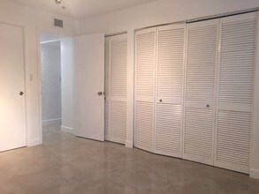850 NE 90th St in Miami, FL - Foto de edificio - Interior Photo