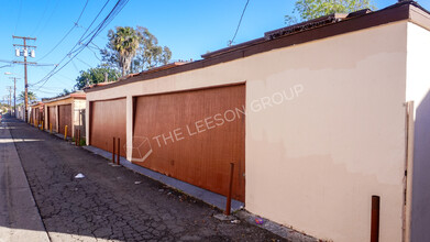 2121 W Myrtle St in Santa Ana, CA - Building Photo - Building Photo