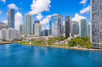 701 Brickell Key Blvd in Miami, FL - Building Photo - Building Photo