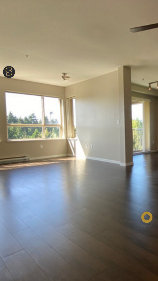 3156 Dayanee Springs Blvd in Coquitlam, BC - Building Photo - Building Photo