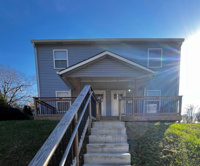 property at 3201 E 20th St