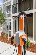 Hillside Apartments in Bonney Lake, WA - Foto de edificio - Building Photo