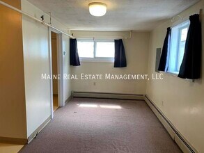 2412 Western Ave-Unit -Apt H in Newburgh, ME - Building Photo - Building Photo